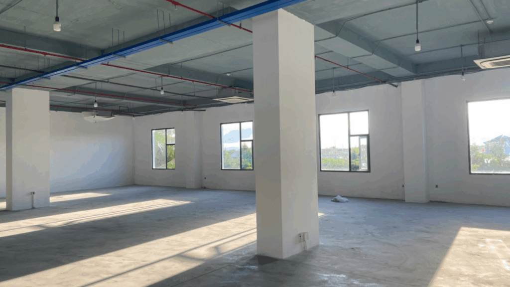 Quy trình biến mặt bằng thô thành không gian hoàn thiện qua dịch vụ thiết kế thi công nội thất văn phòng trọn gói.