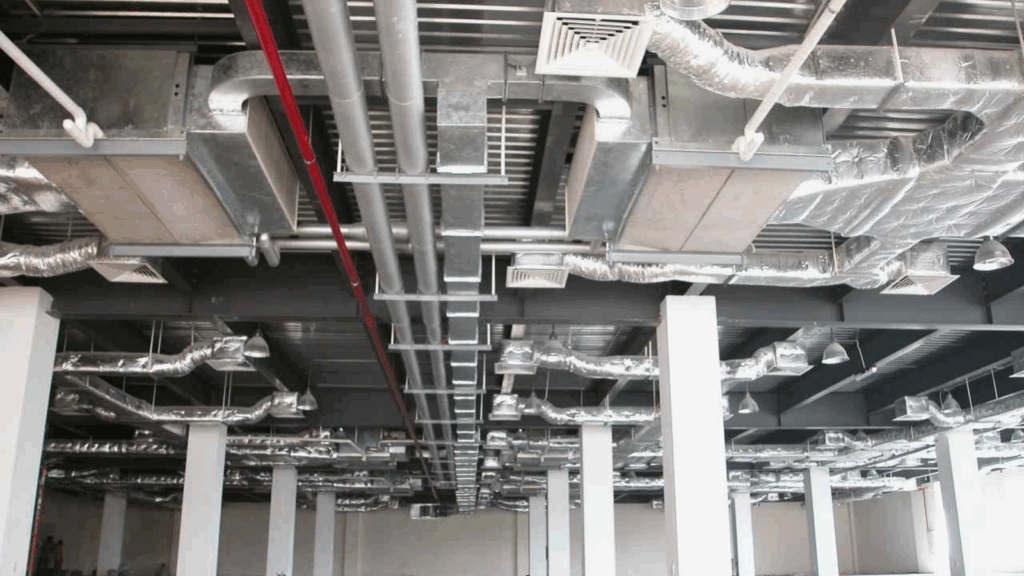 Giai đoạn thi công phần thô và hệ thống cơ điện MEP tại văn phòng.